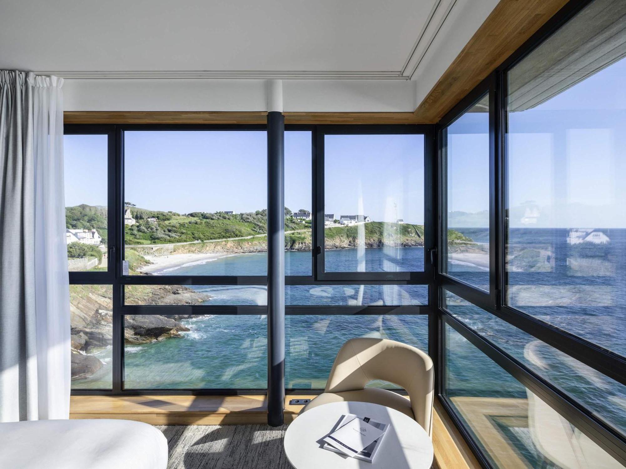 Superior Corner Queen Room with Sea View,1765511976:JPEG